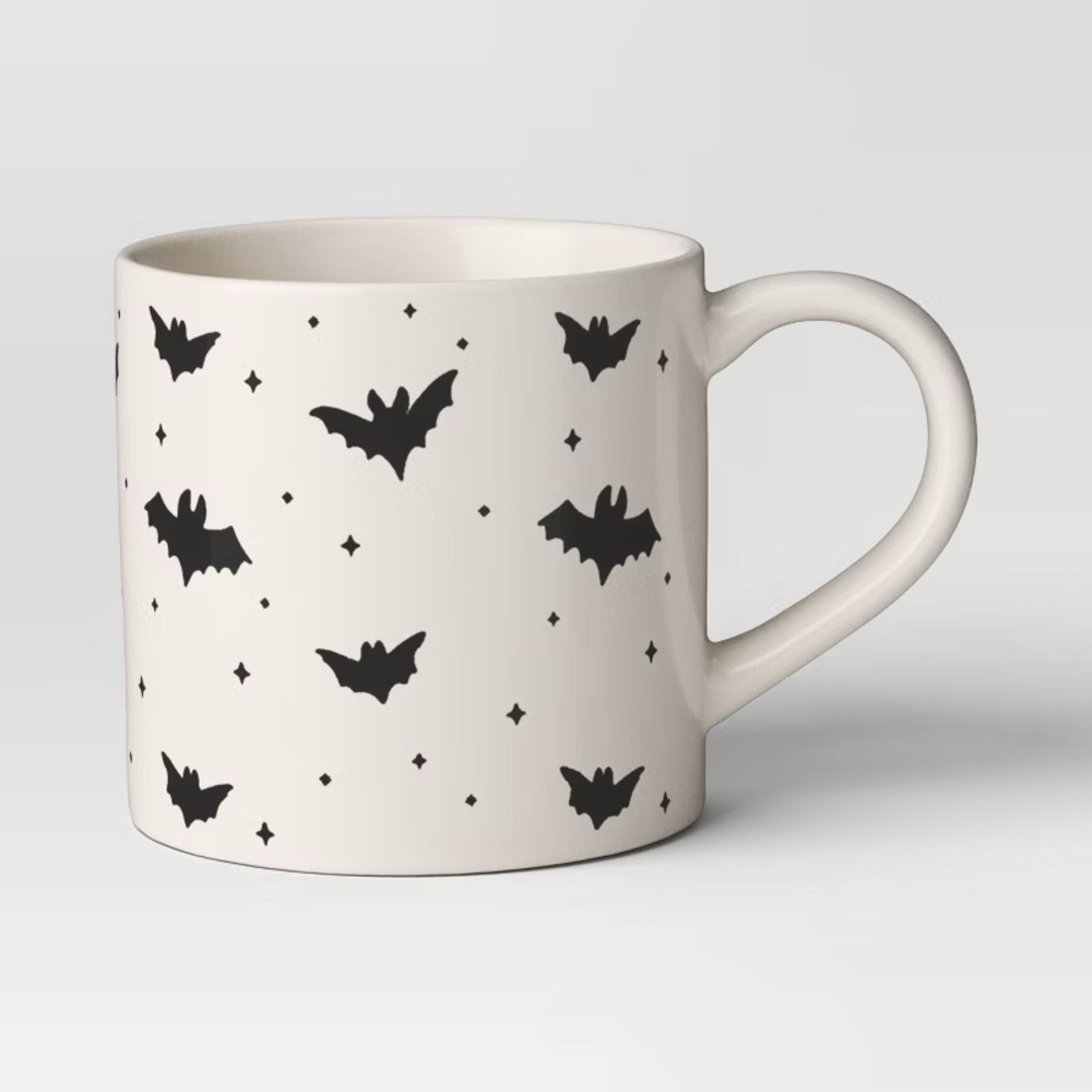 HYDE & EEK NWT Halloween stoneware mini bat pattern mug -16oz -cream/black